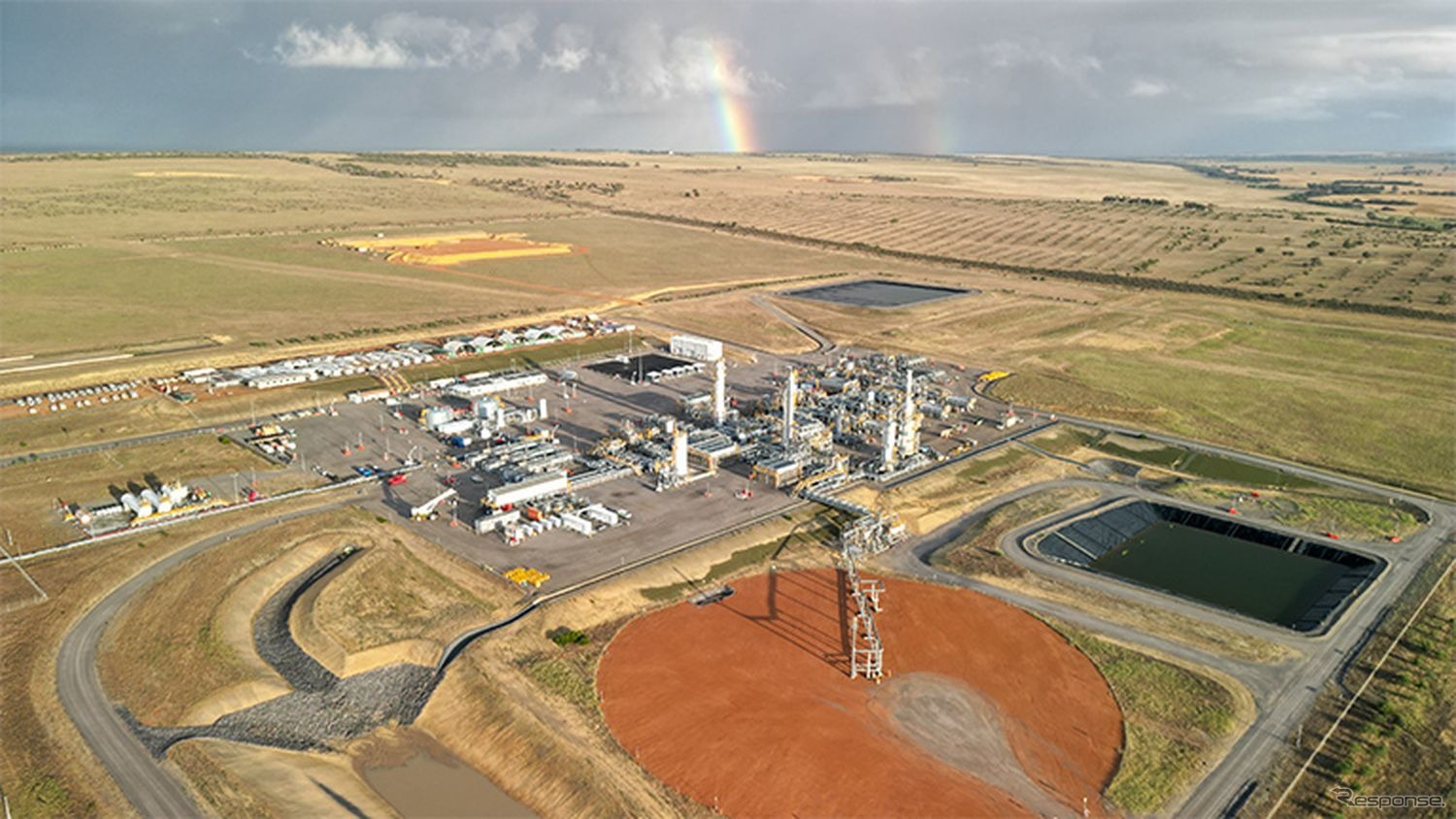 ウェイトシアガス田ステージ2開発で建設されたガス生産プラント