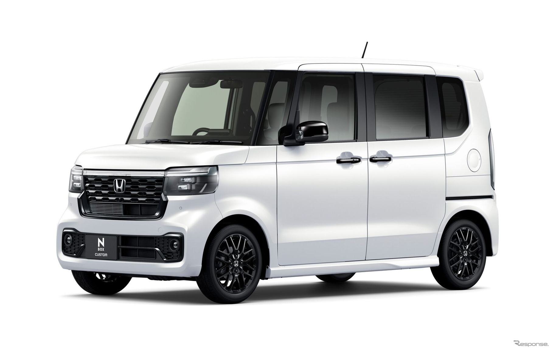 ホンダ N-BOX CUSTOM の「BLACK STYLE」
