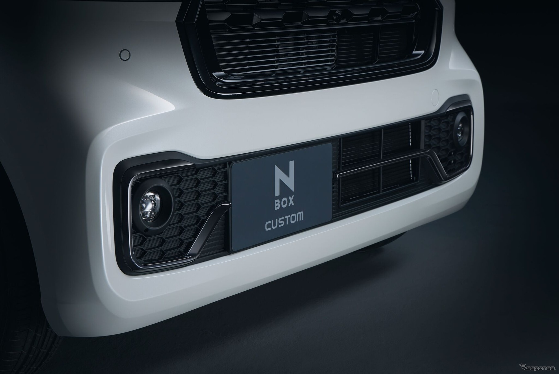 ホンダ N-BOX CUSTOM の「BLACK STYLE」