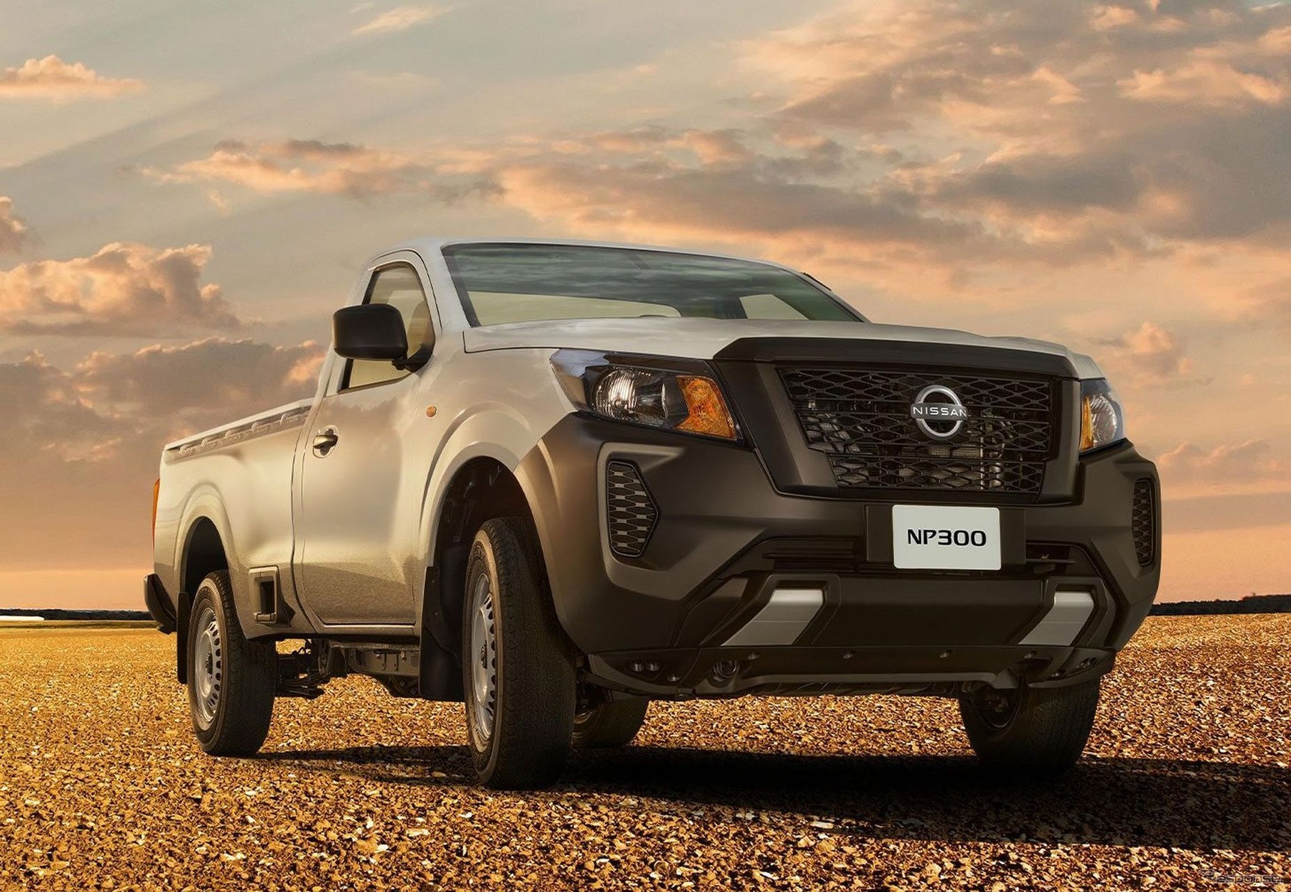 日産NP300