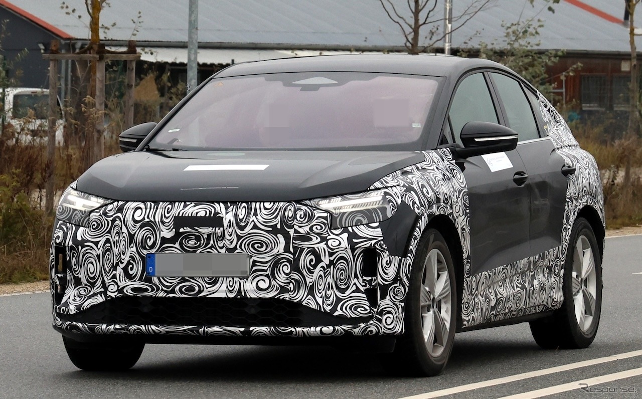 アウディ Q4 e-tron スポーツバック改良新型のプロトタイプ