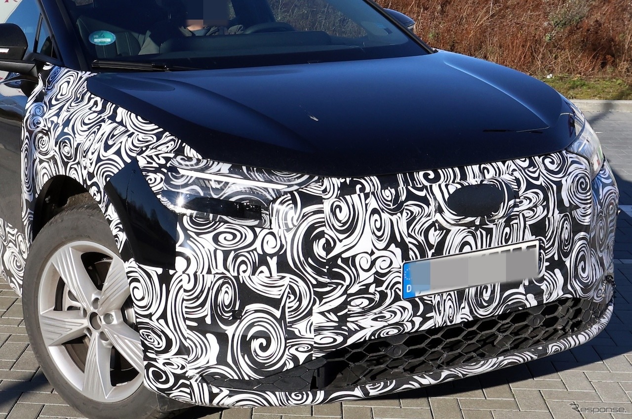 アウディ Q4 e-tron 改良新型のプロトタイプ