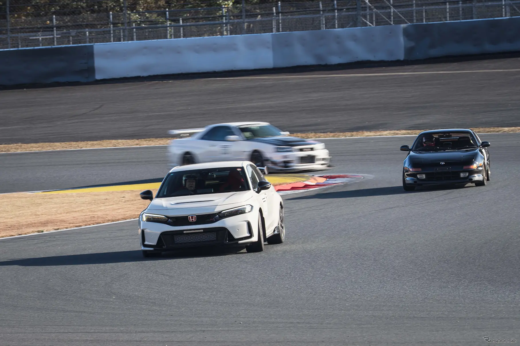 TOYO TIRES PROXES DRIVING PLEASURE