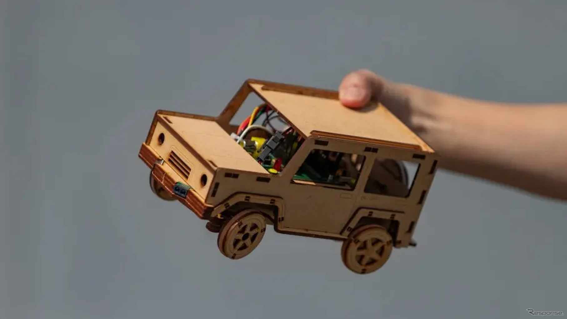 「デジハコ プログラミングカー」