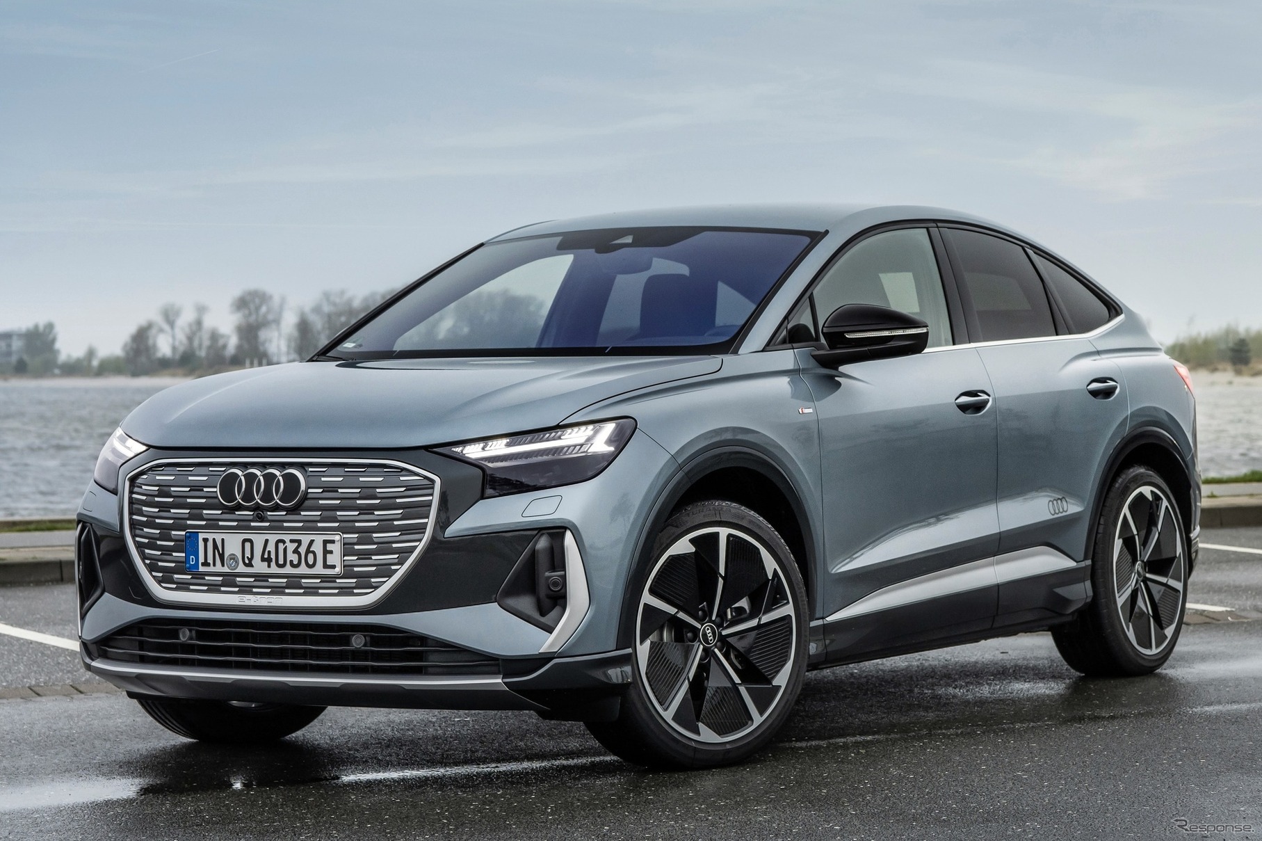 アウディ Q4 e-tron スポーツバック 現行