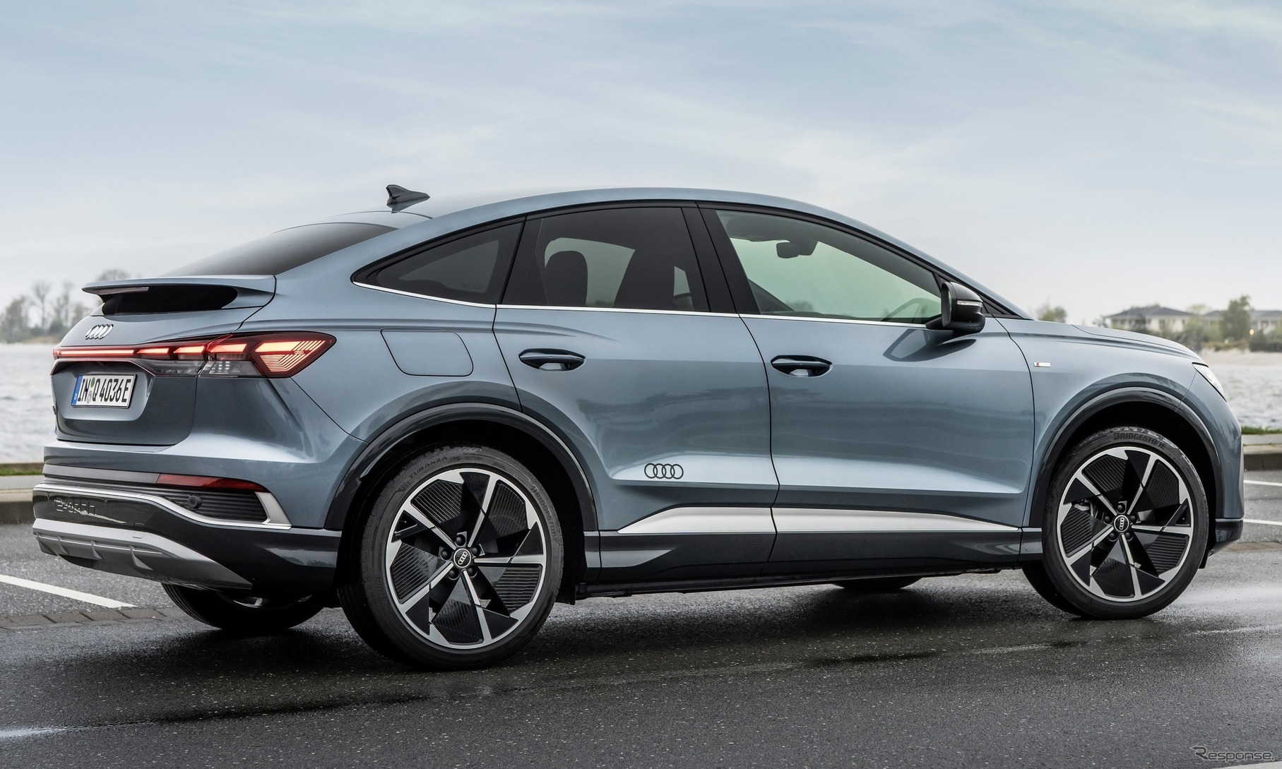 アウディ Q4 e-tron スポーツバック 現行