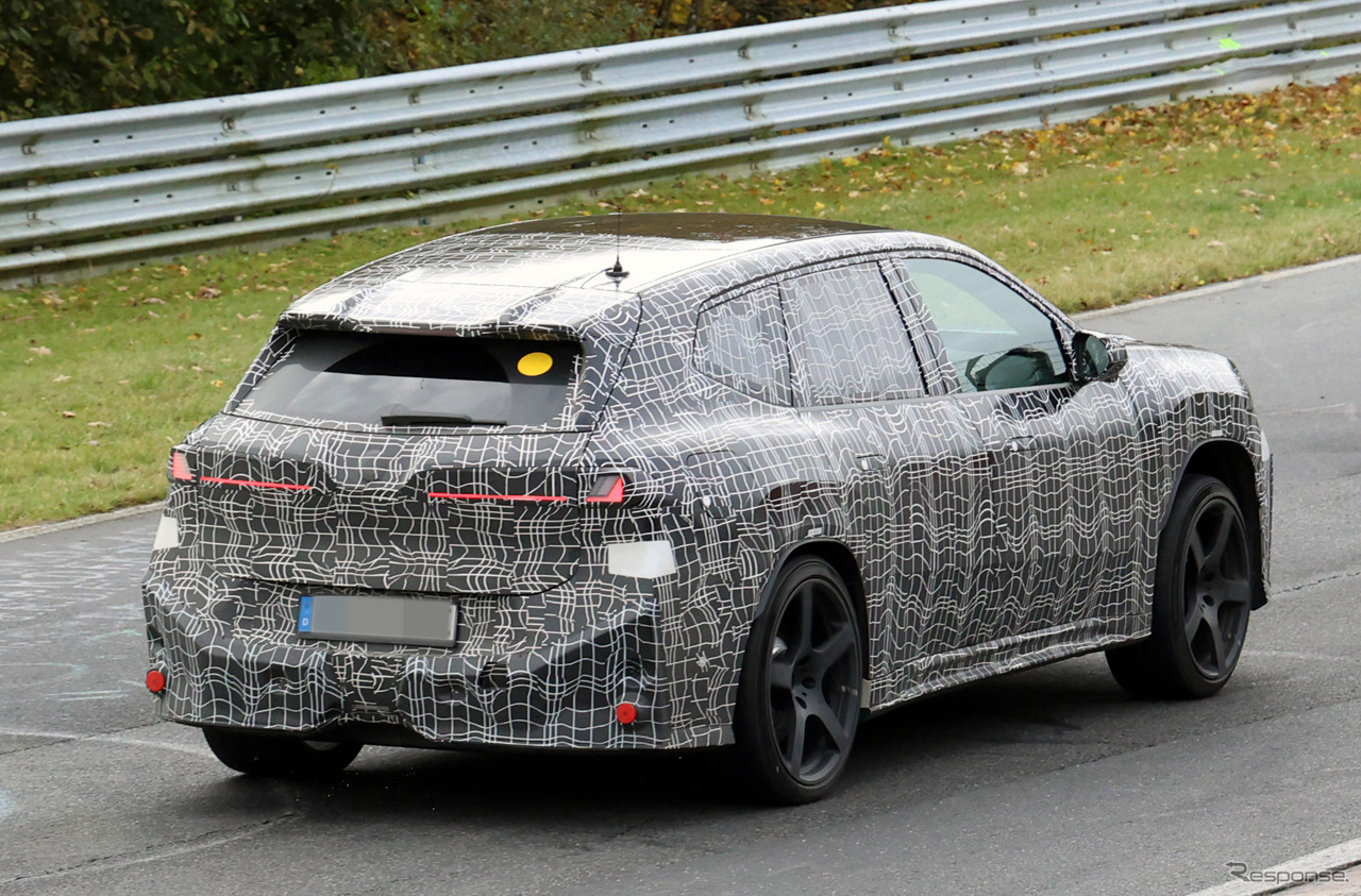 BMW iX3 M のプロトタイプ