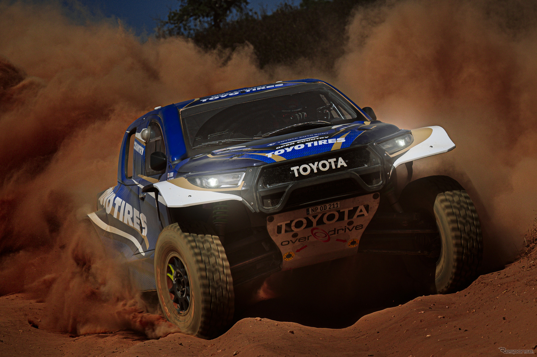 DKR GRハイラックス