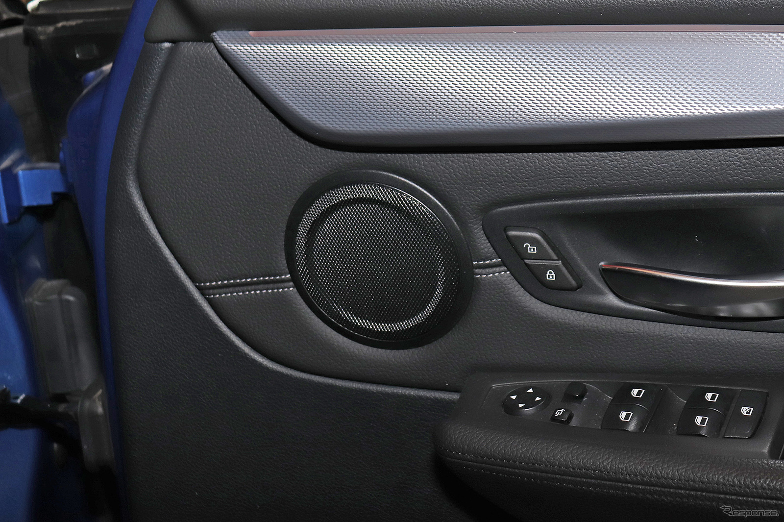 「単体サブウーファー」が搭載されたオーディオカーの一例（製作ショップ：アンティフォン（石川県金沢市）。