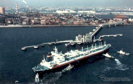 東扇島火力発電所、初入港船（1984年1月20日）