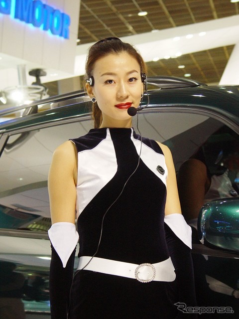 【ソウルショー2002写真蔵】コンパニオンはあっちを見ても、こっちを見ても韓国美女が勢ぞろい