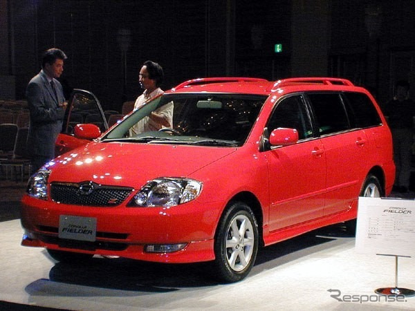『フィット』離すか、『カローラ』挽回か……11月車名別ランキング発表