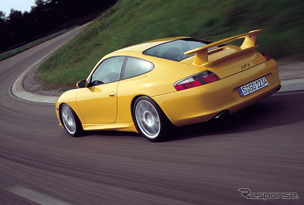 新型ポルシェ『911 GT3』堂々!!