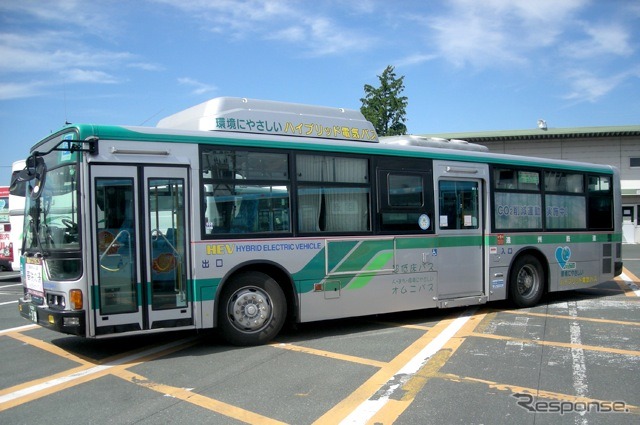 TY517Eを装着したハイブリッドバス