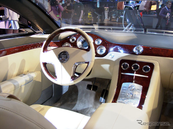 【デトロイトショー2003速報】V16は13600cc、1000馬力!!!!! …キャデラック『シックスティーン』