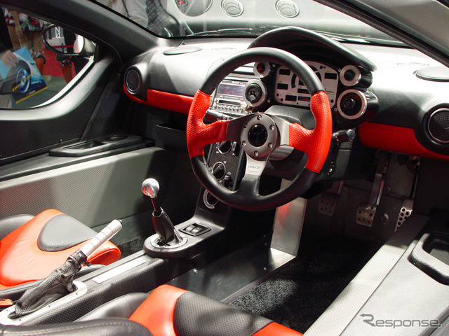 【オートサロン2003速報】オートバックス『ガライヤ』が立体駐車場をクリアできるって知ってた?