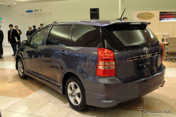 【トヨタ『ウィッシュ』発表】スライドドアとデザインとの関係