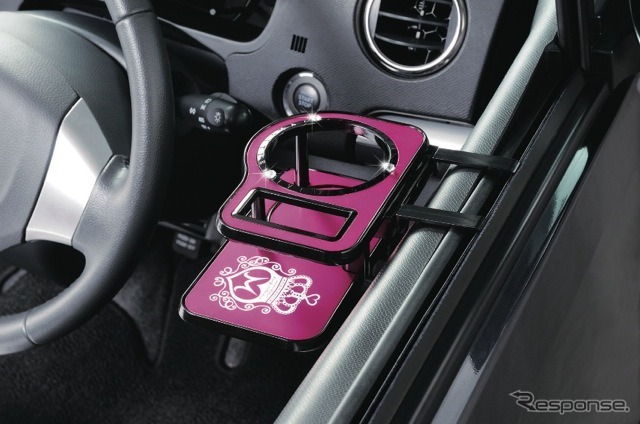 桃華絵里プロデュース『momoeri（モモエリ）』モテカワCAR GOODS発売