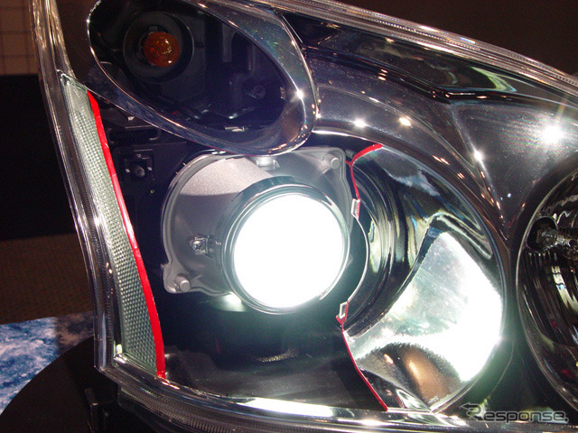 【新型トヨタ『ハリアー』発表】暗い道も不安なし---わかりやすい次世代技術