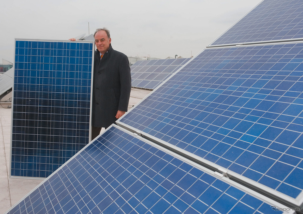 インゴルシュタット工場の屋根に設置された太陽光発電モジュール