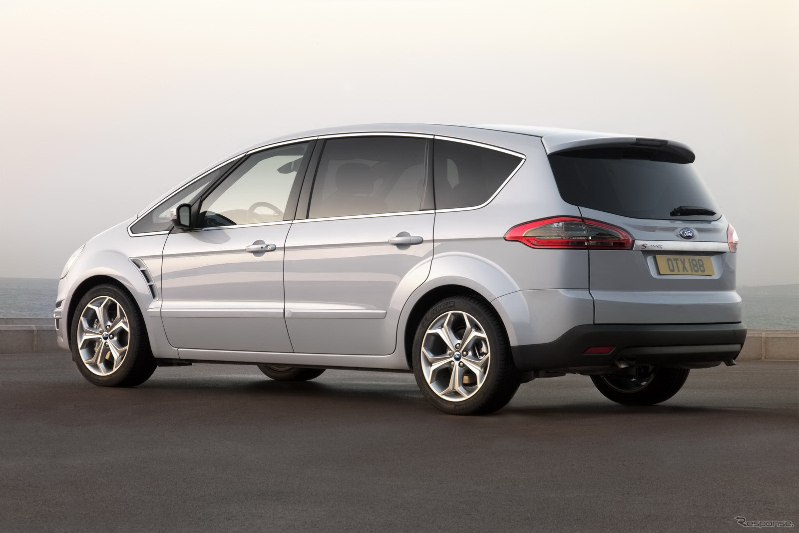 S-MAX