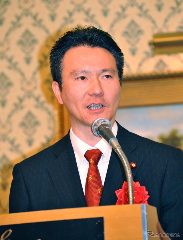 「この分野のビジネスがますます拡大していかないといけない」と話す加藤公一法務副大臣（撮影＝中島みなみ）