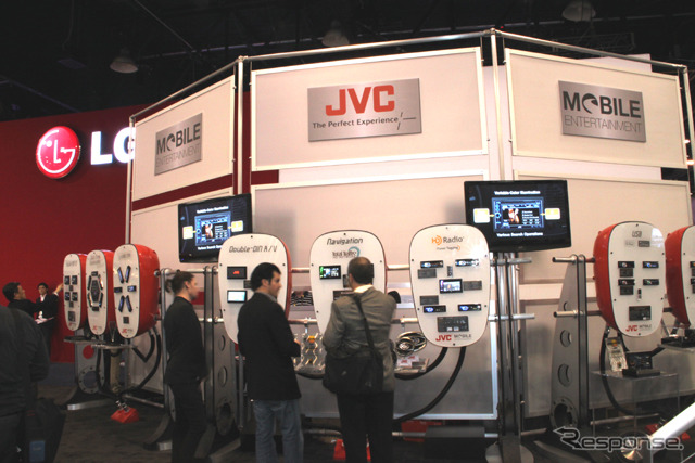 ノースホールからセントラルホールへ移動したJVC。カーAV用としてホームAVとほぼ二分するスペースを割いた