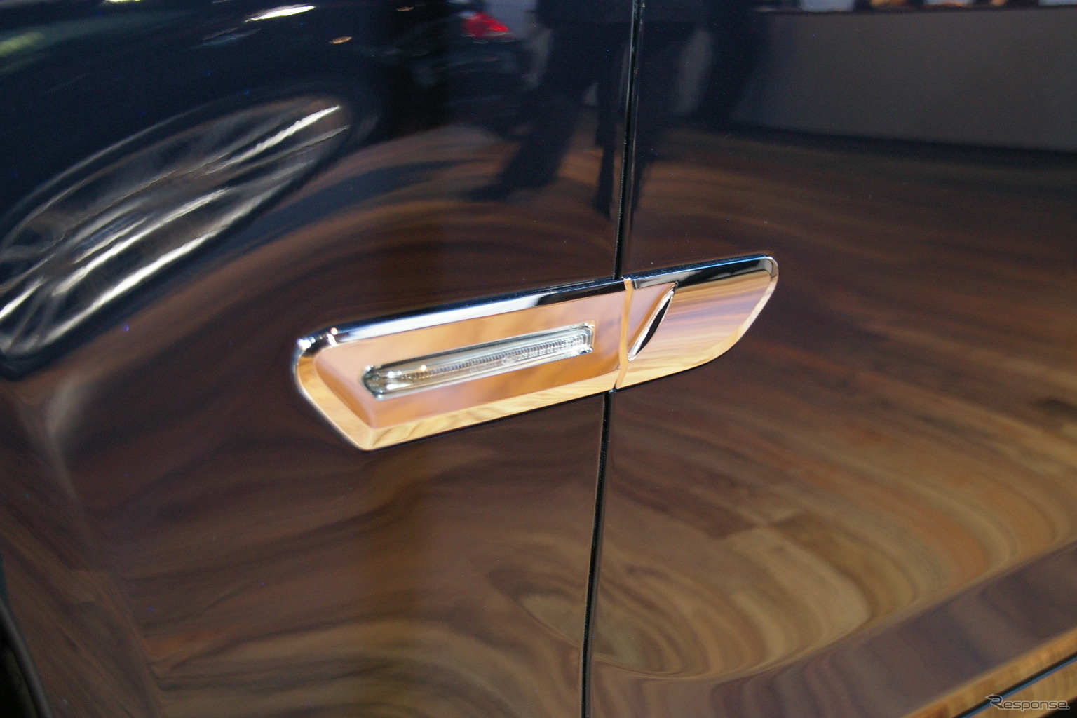 BMW 740i