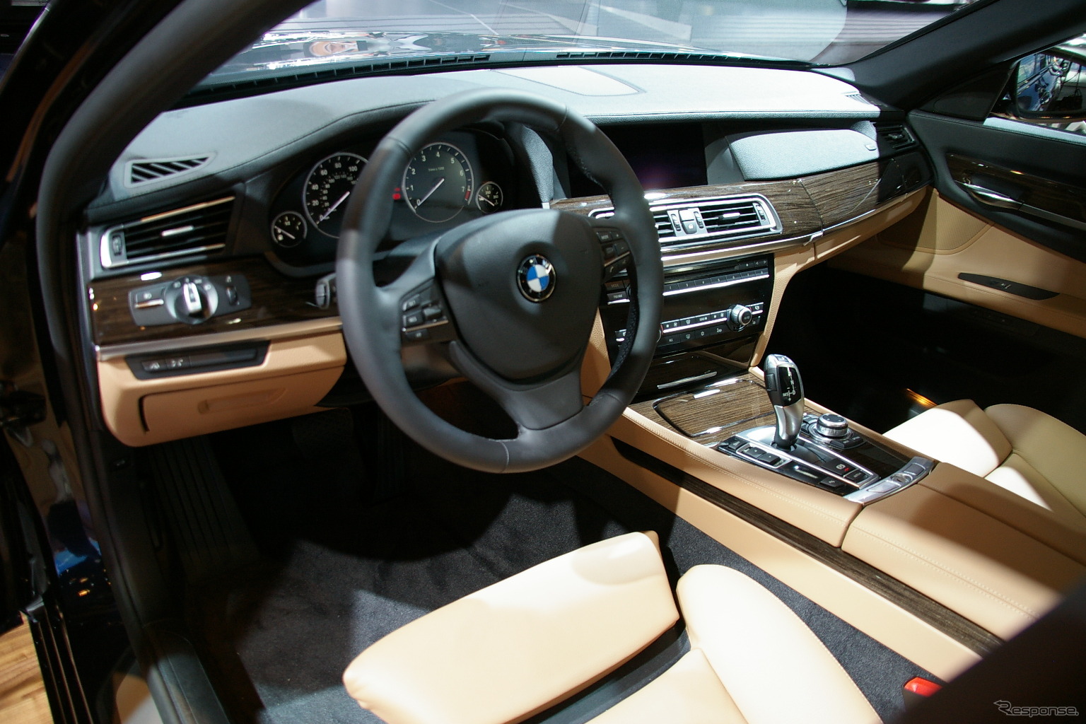 BMW 740i