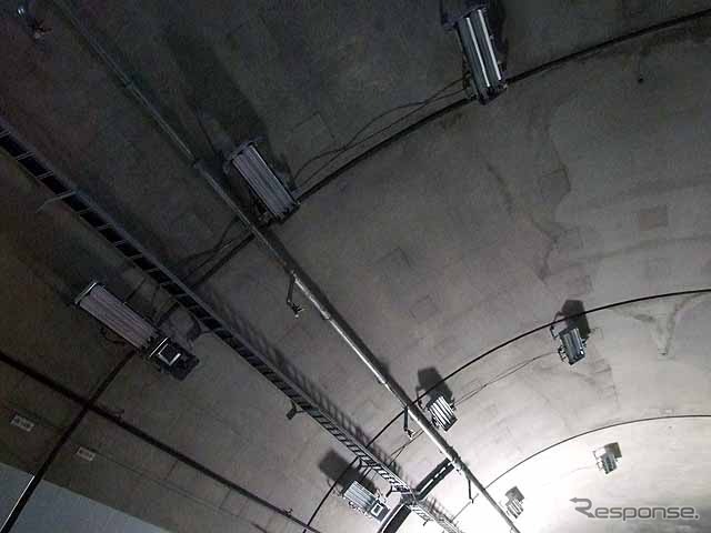 新たなトンネル照明の開発に向けた実証実験