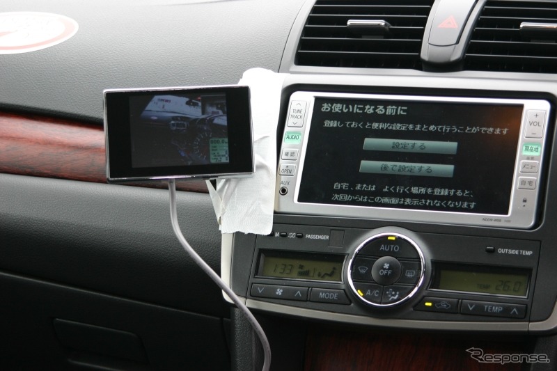 解析ソフトのモニター画面。回転数、車速、加減速G、横Gなどが動画とともにログされる