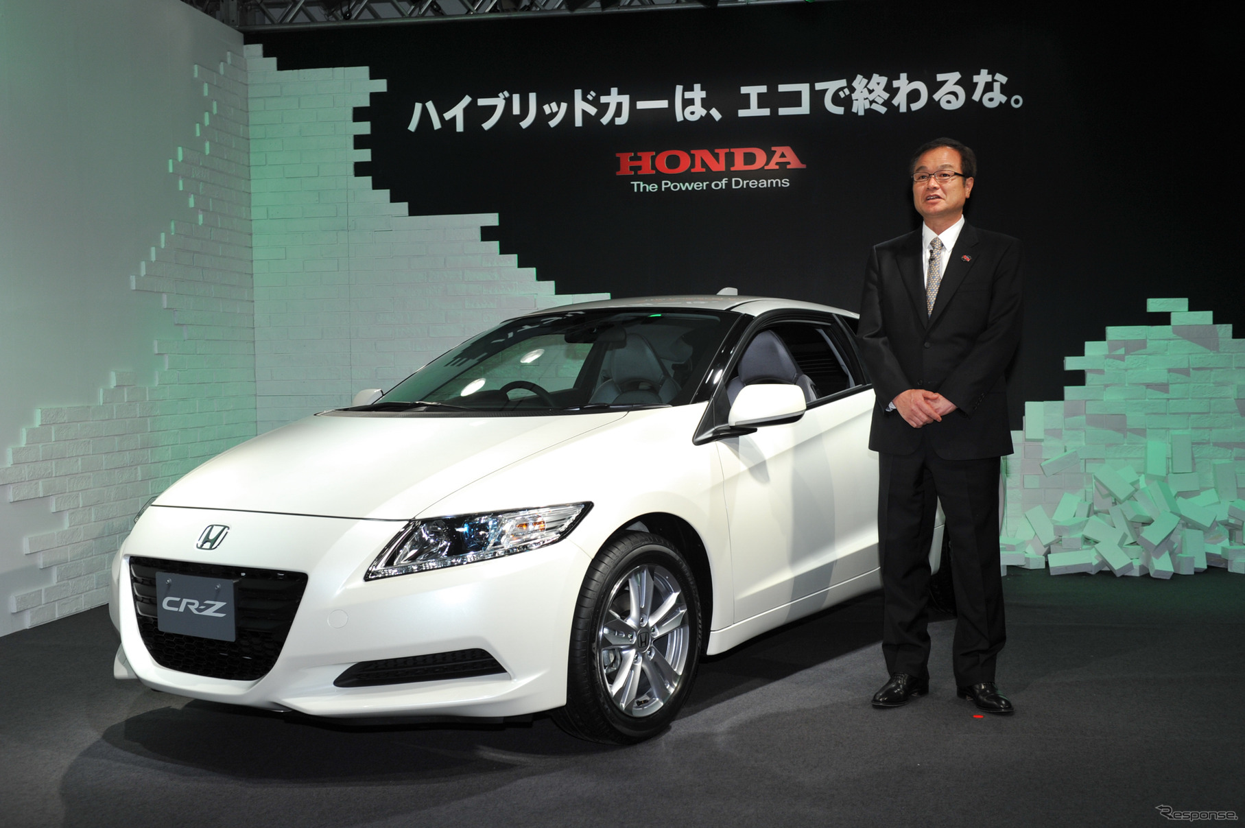 伊東孝紳社長とCR-Z