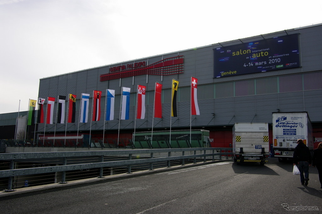 ジュネーブモーターショー会場のPALEXPO。ジュネーブ国際空港に隣接している