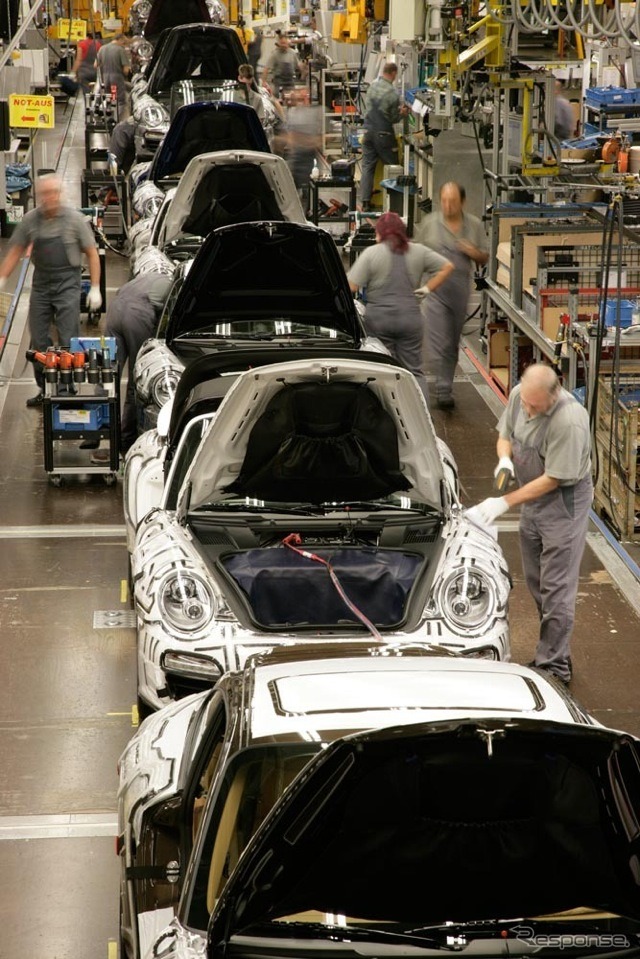 911とボクスターの組み立てライン