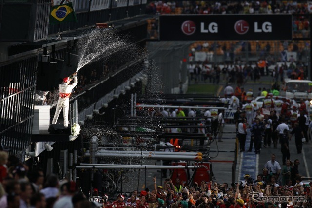 バトン（写真＝ブリヂストン）