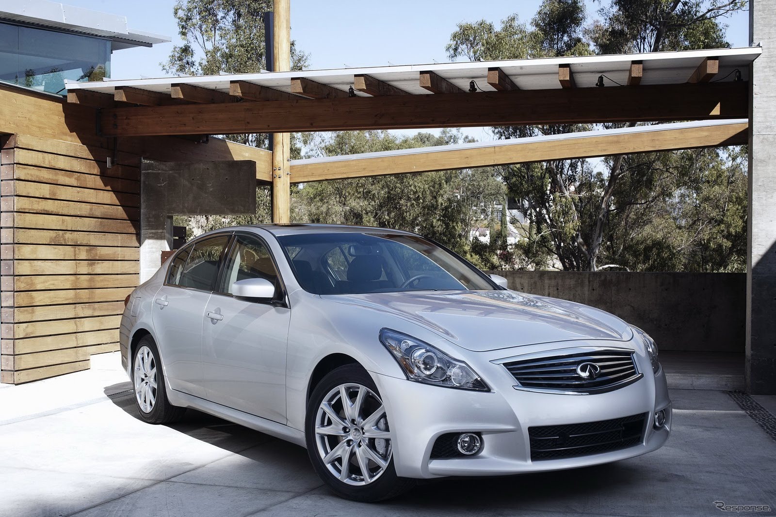 Gセダン（日本名：日産 スカイライン）