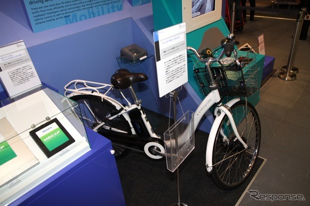 三洋電機コンシューマエレクトロニクス製の電動ハイブリッド自転車、エネループバイク