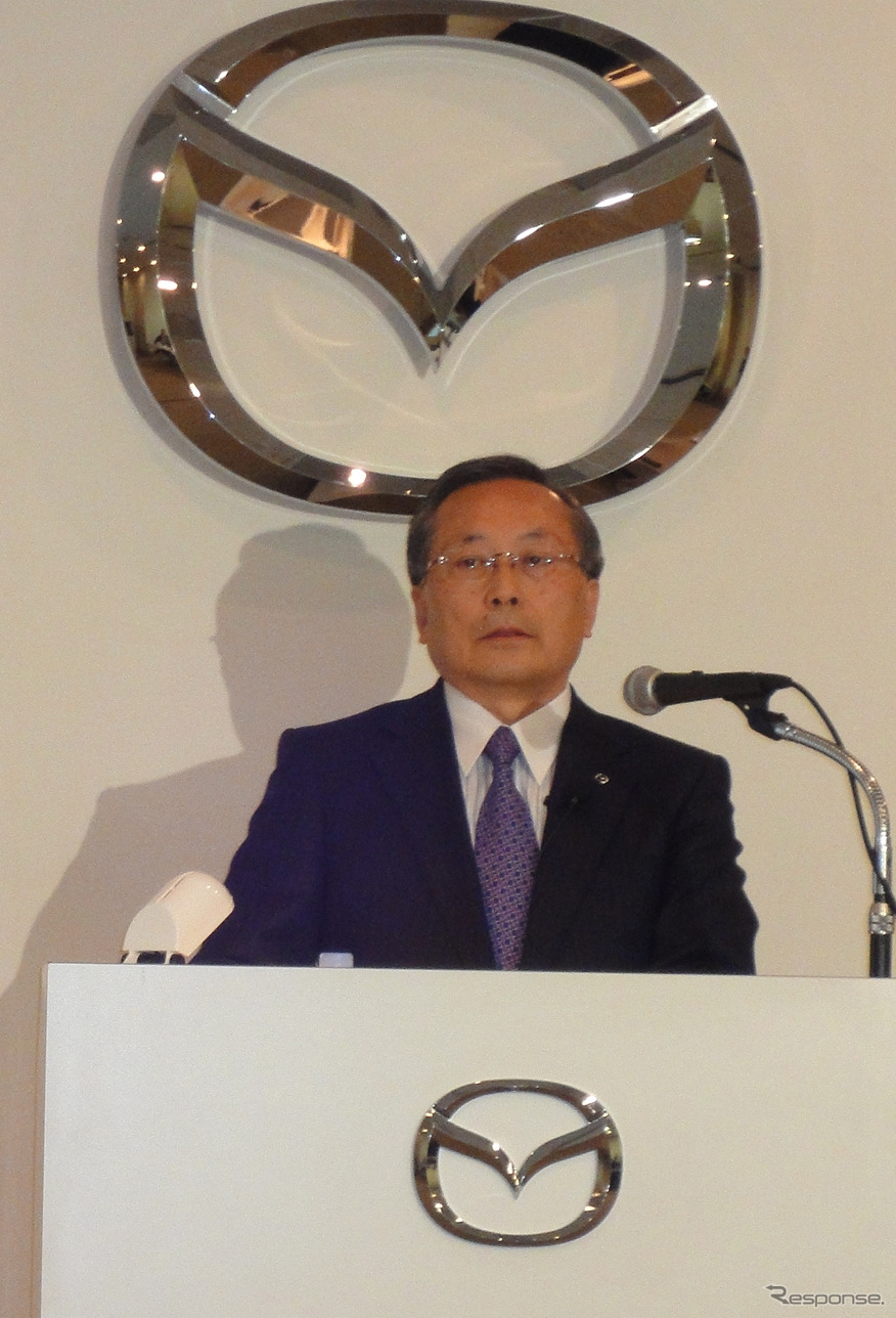 27日、決算発表会見での山下孝社長（写真＝池原照雄）