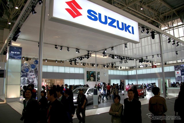 スズキブースもシンプル。SX4は街中でもよく見かける