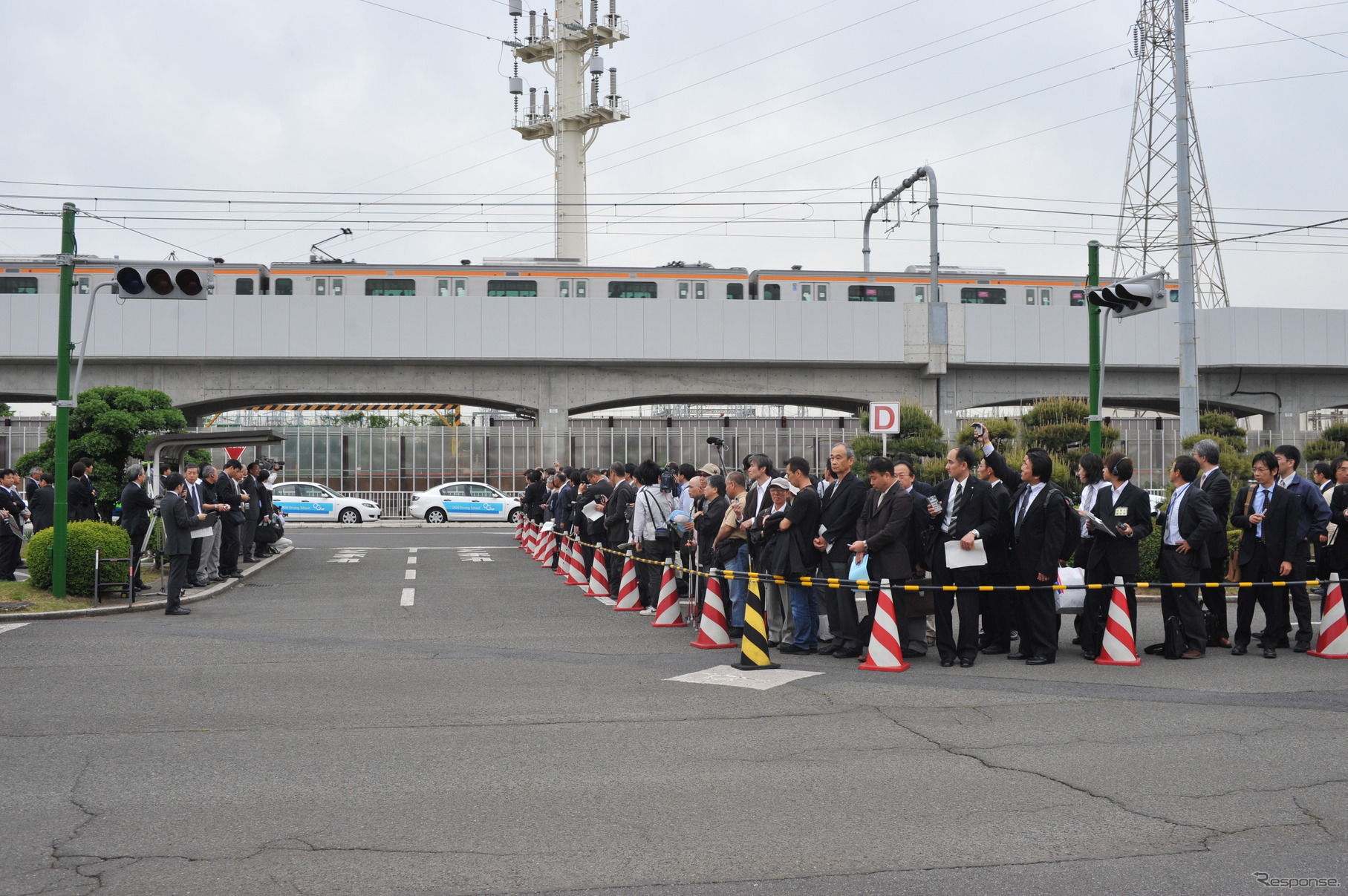 説明会場の教室には立ち見も出た（撮影＝中島みなみ）