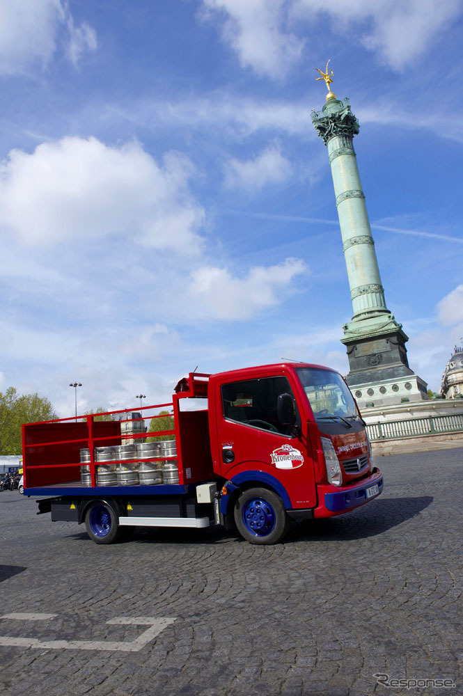 パリ市内でタファネルの飲料輸送に従事するマキシティ・エレクトリック