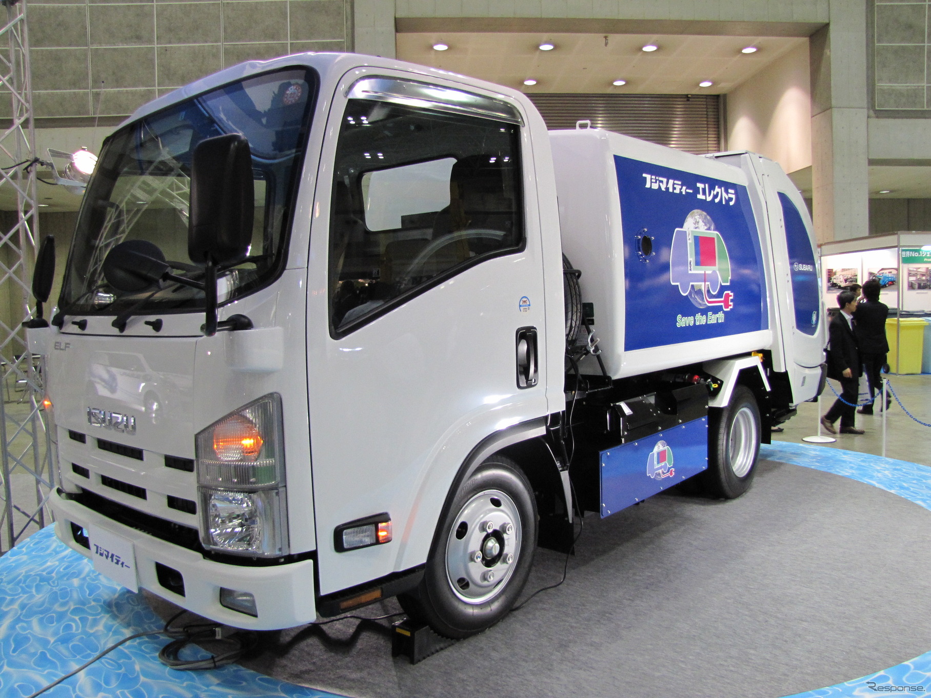 富士重工業の電動式塵芥収集車