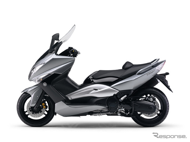 XP500 TMAX ハイテックシルバー