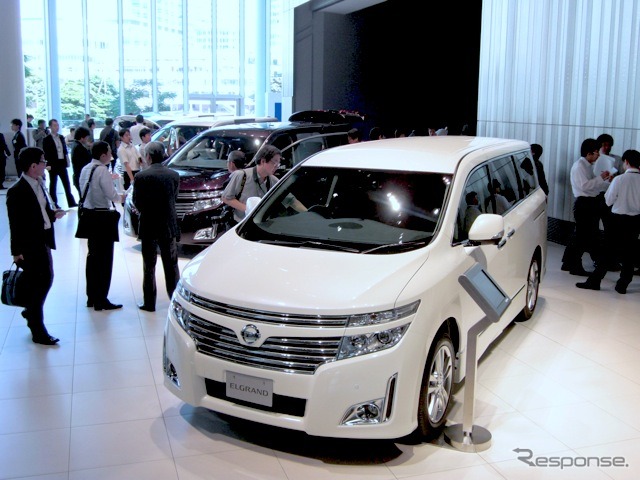 エルグランド新型