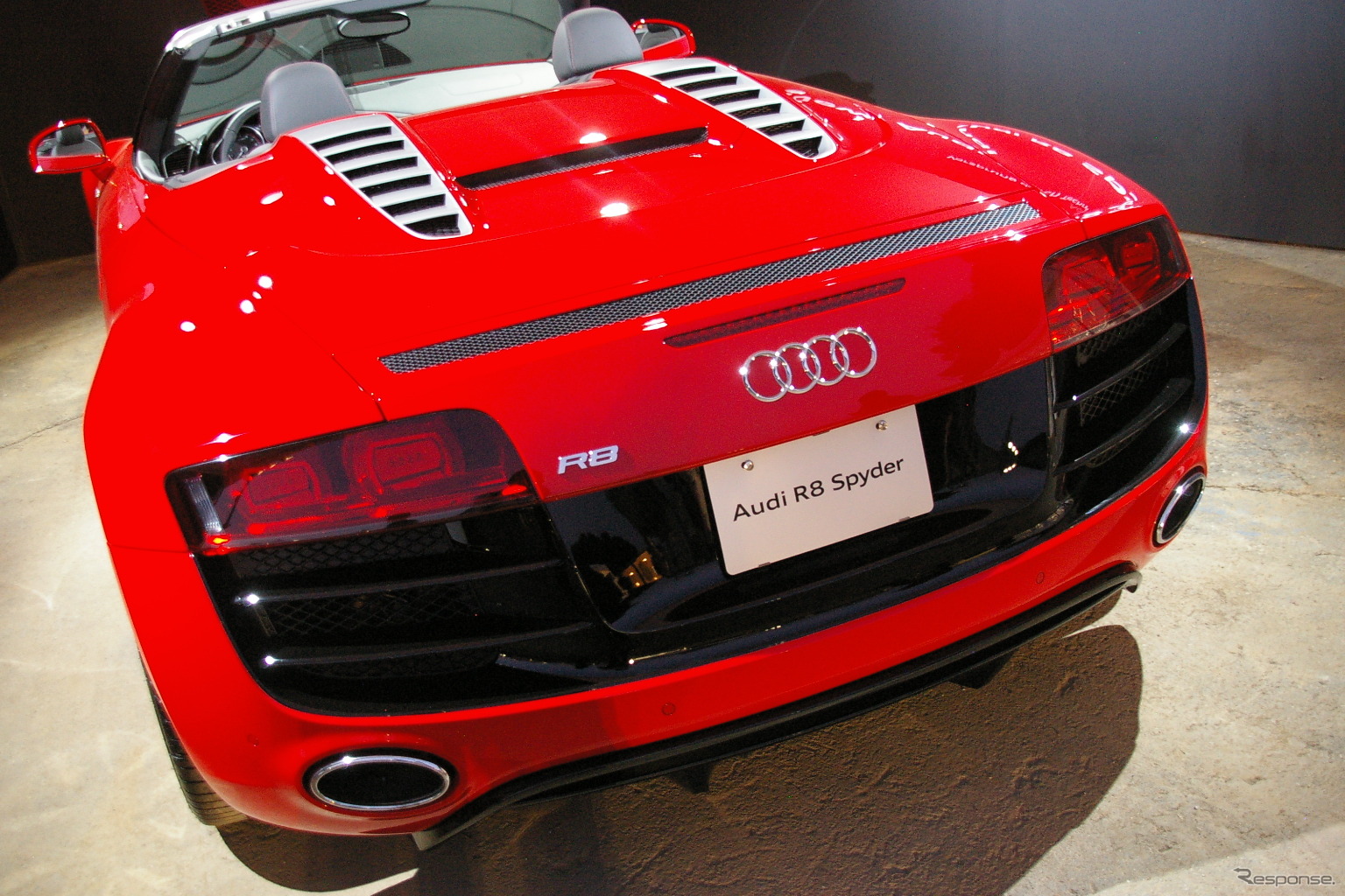 R8スパイダー