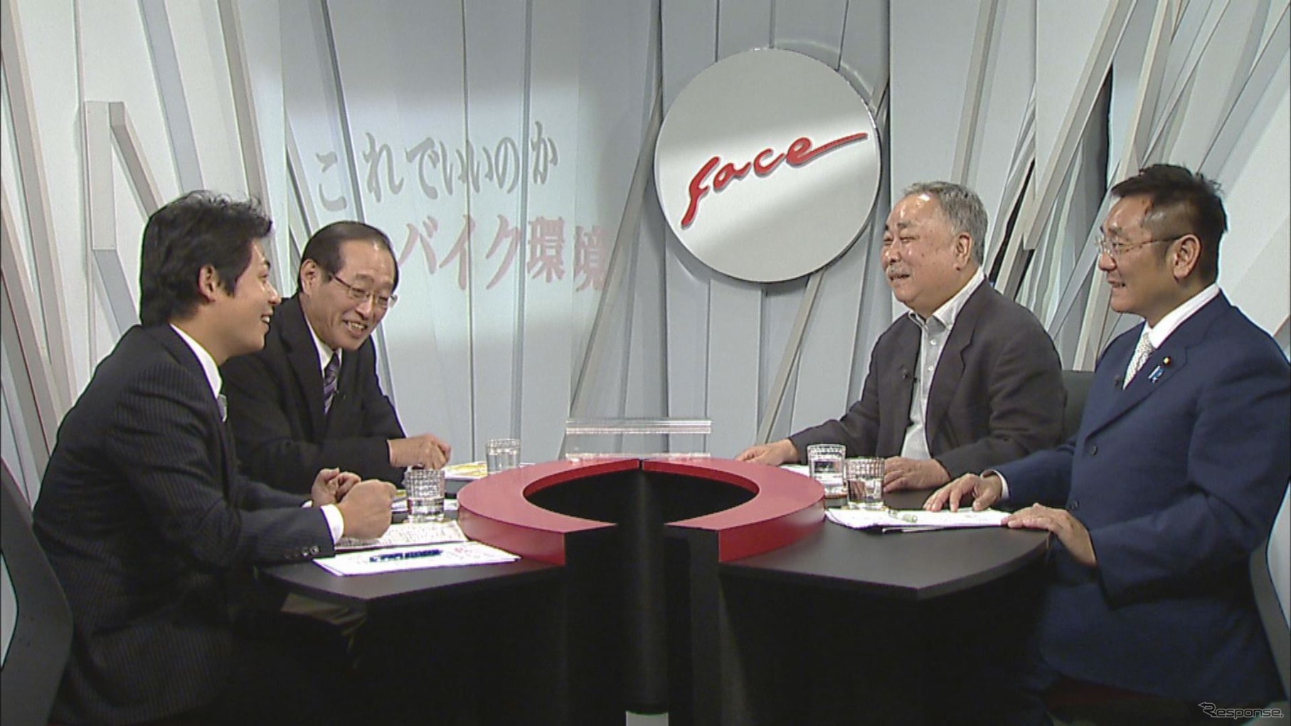 松木農林政務官(右端）と松浪元厚労政務官（左端）がオートバイ交通環境について熱弁をふるう　提供＝BS11