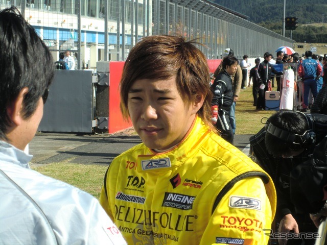 今季苦戦が続いていた新人・井口卓人。スタート前も渋い顔？　だが、乱戦を生き残って6位。初入賞を地元九州で決めた