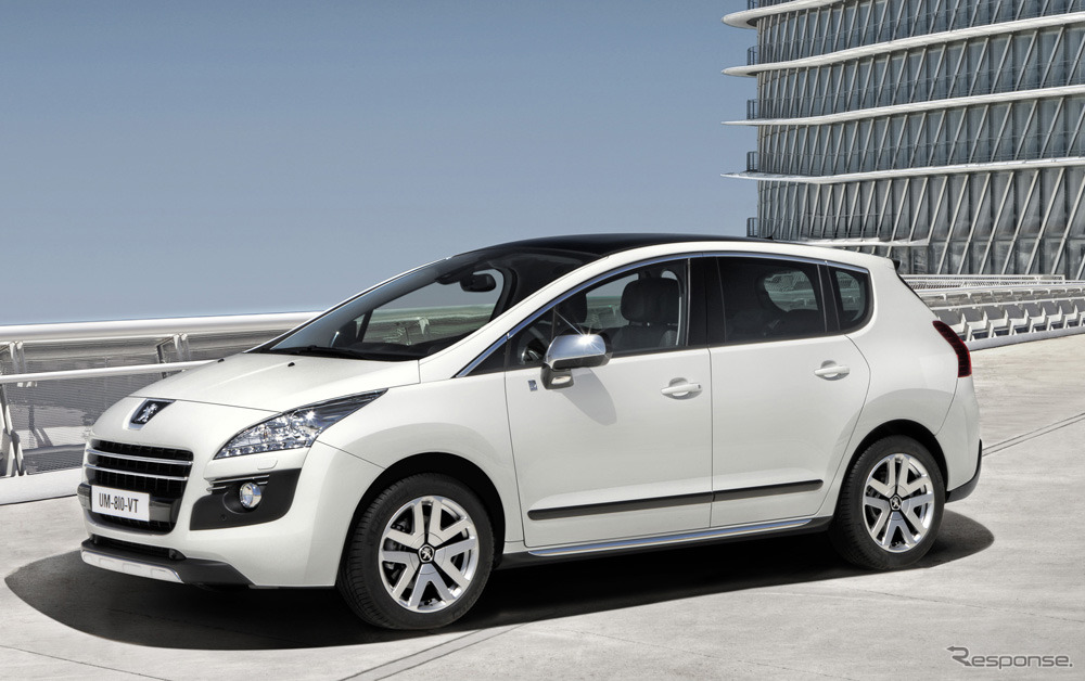 3008ハイブリッド4はディーゼルHVで4WD