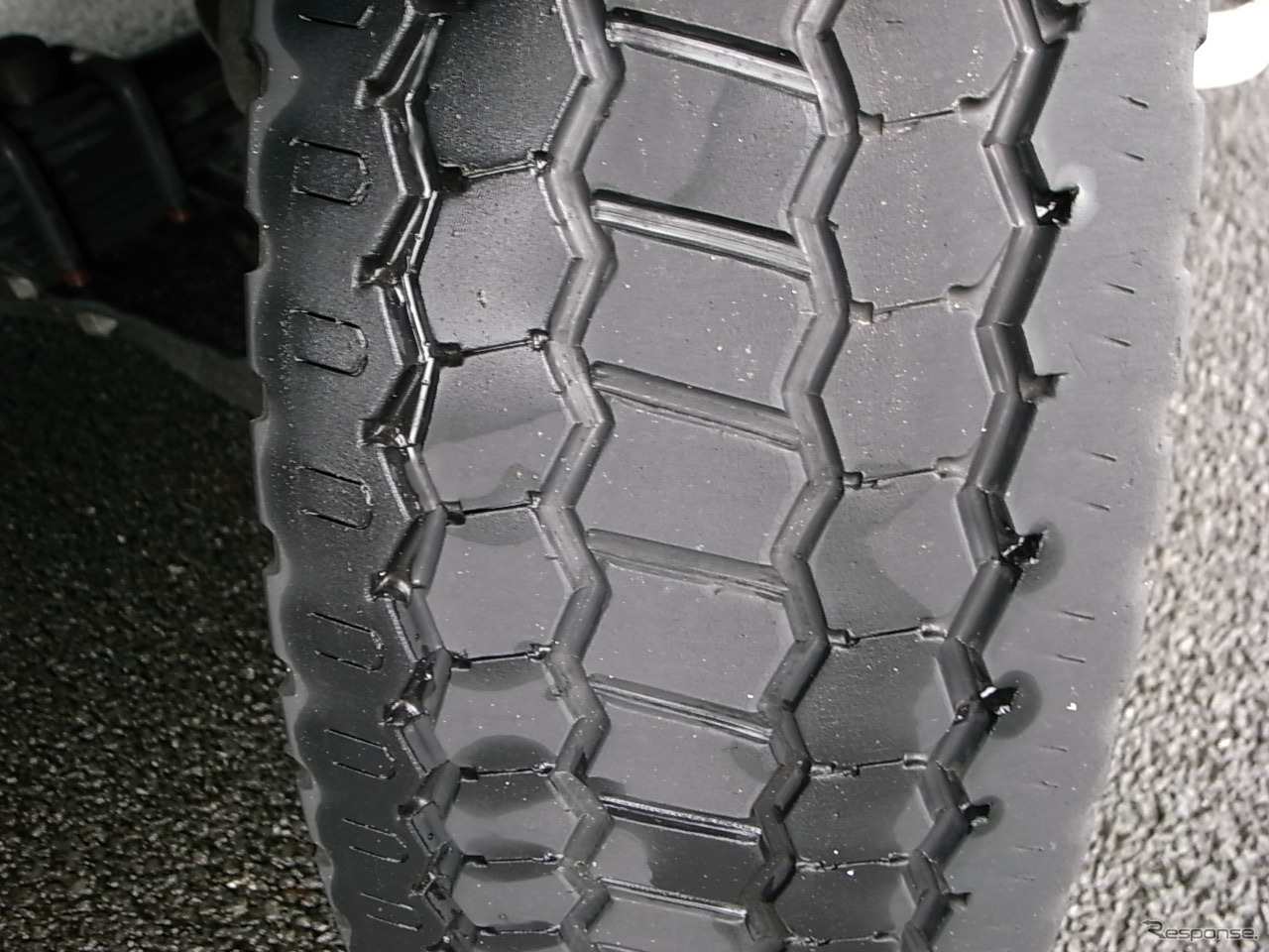 リグルーブタイヤ