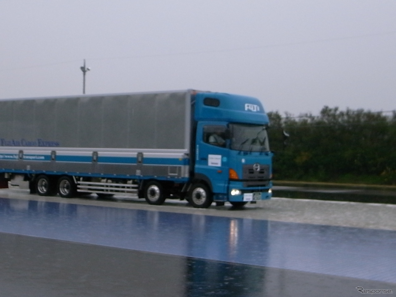 リグルーブタイヤの走行実験